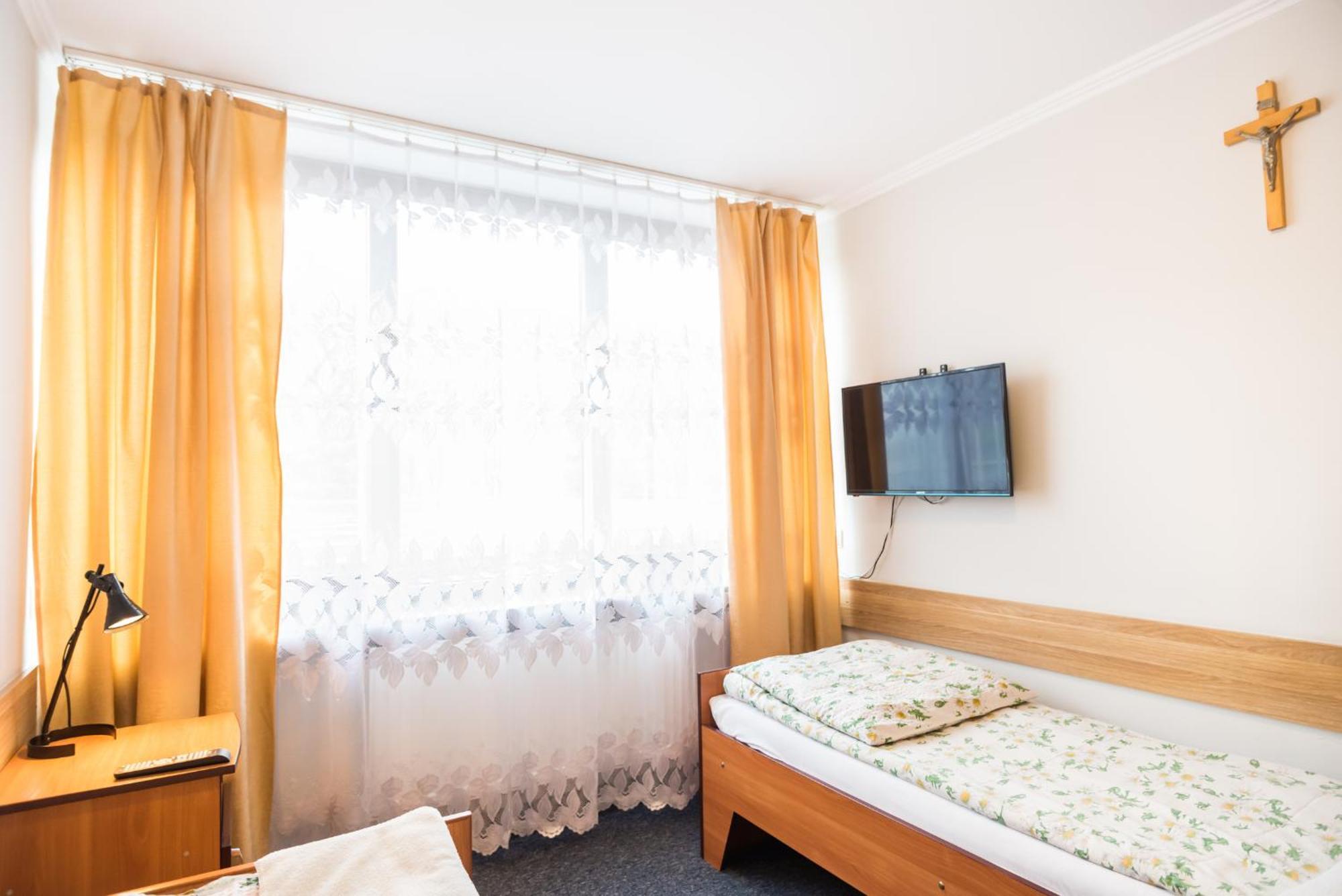 Dobre Miejsce Dom Rekolekcyjny Kompleks wypoczynkowy 2*